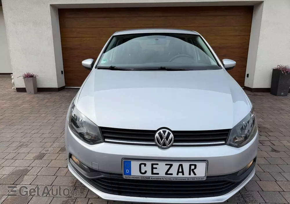 VOLKSWAGEN Polo 