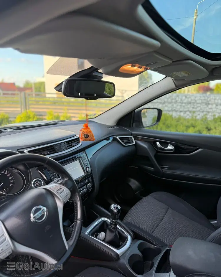 NISSAN Qashqai 1.2 DIG-T N-Vision EU6