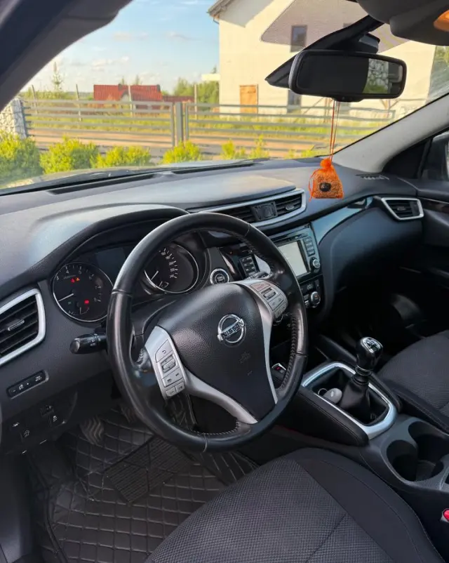 NISSAN Qashqai 1.2 DIG-T N-Vision EU6