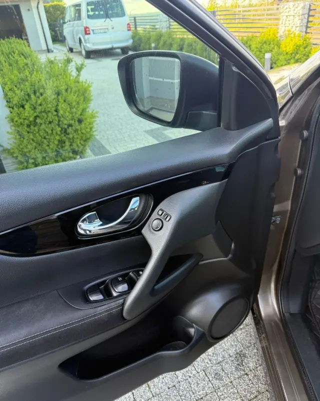 NISSAN Qashqai 1.2 DIG-T N-Vision EU6