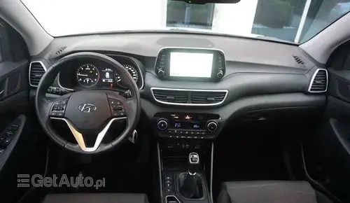 HYUNDAI Tucson 