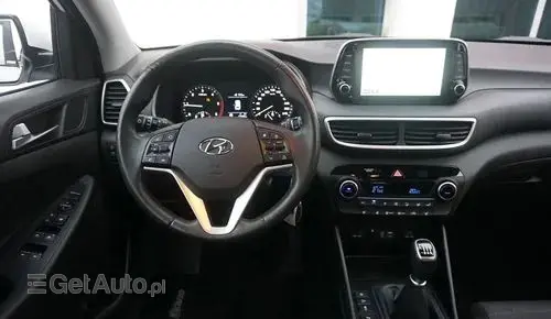 HYUNDAI Tucson 