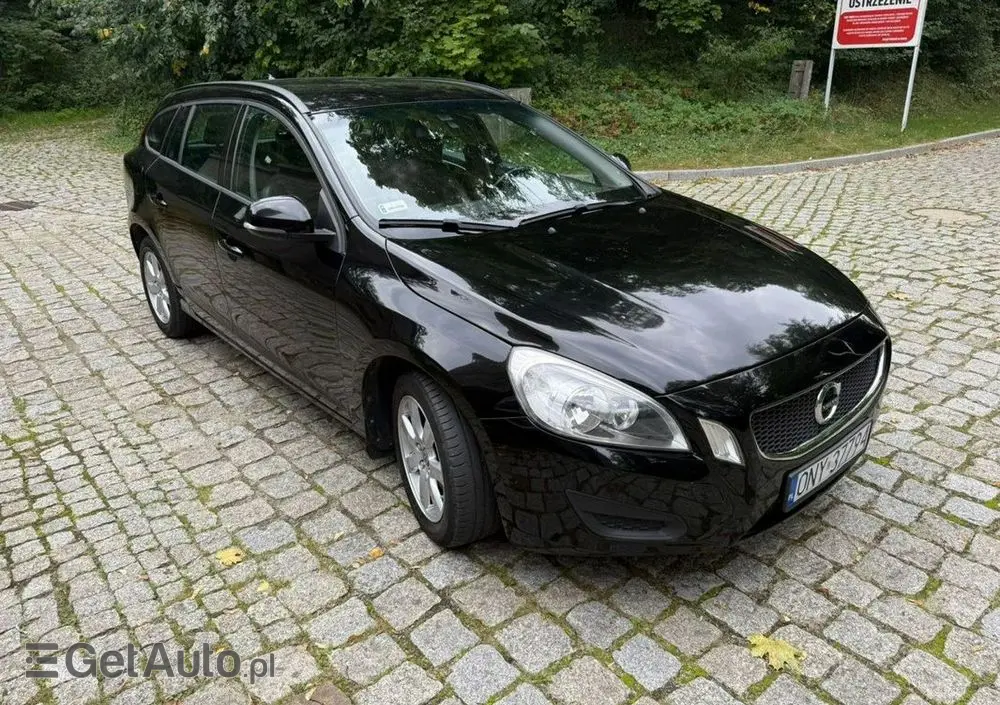 VOLVO V60 D2