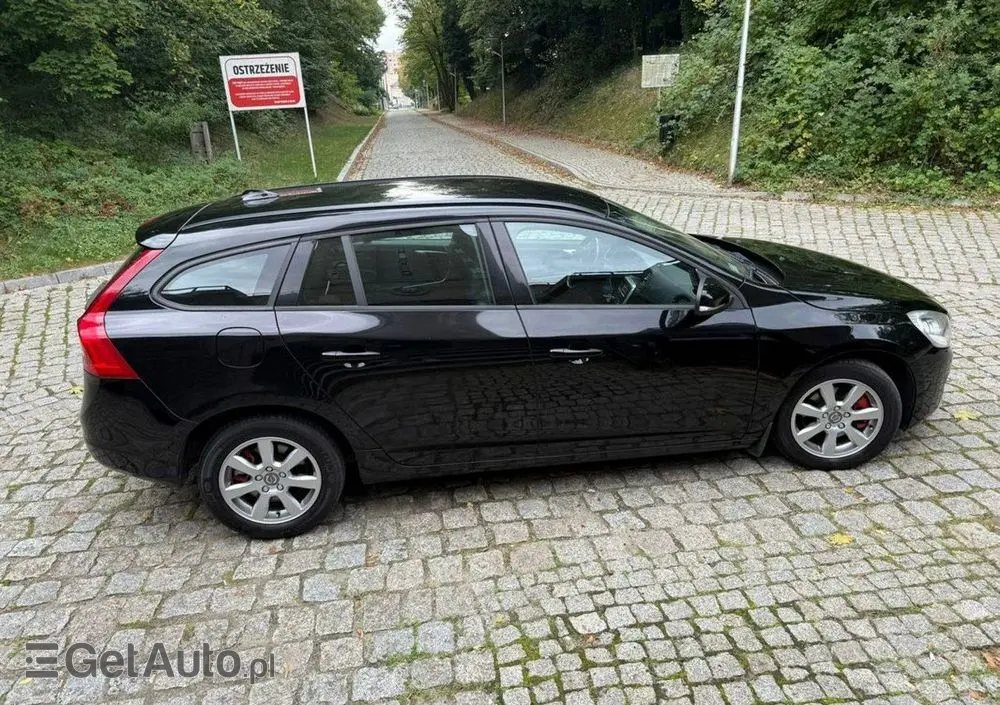 VOLVO V60 D2