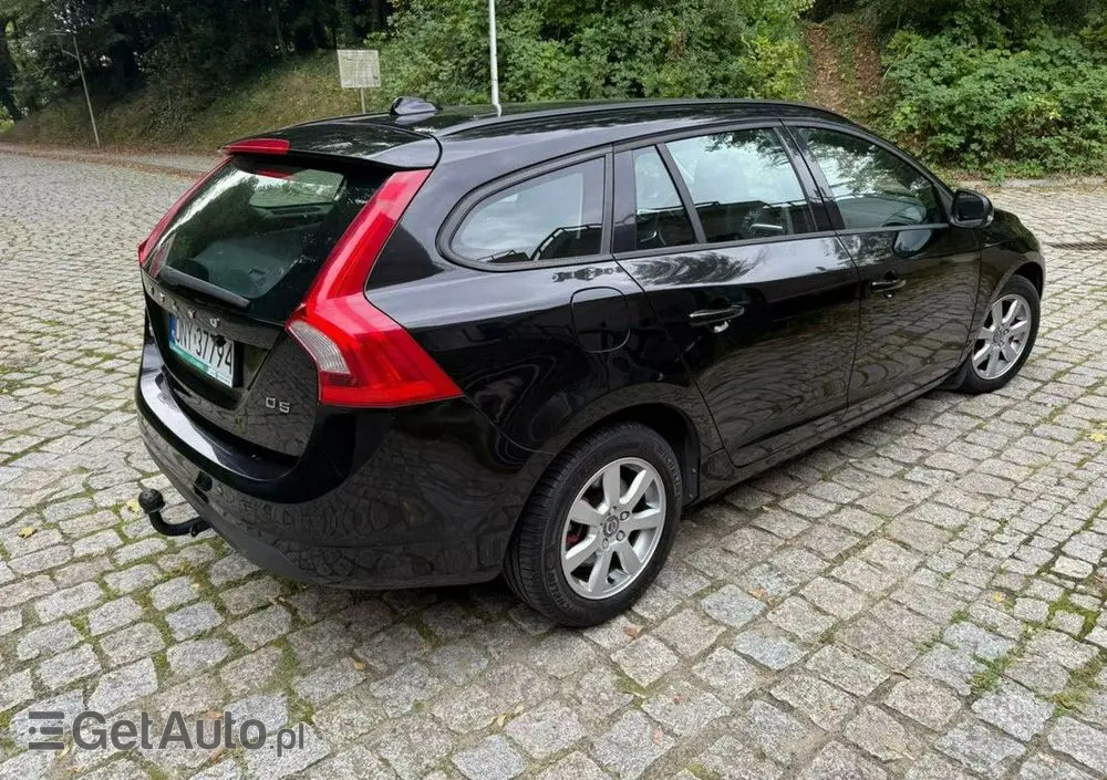 VOLVO V60 D2