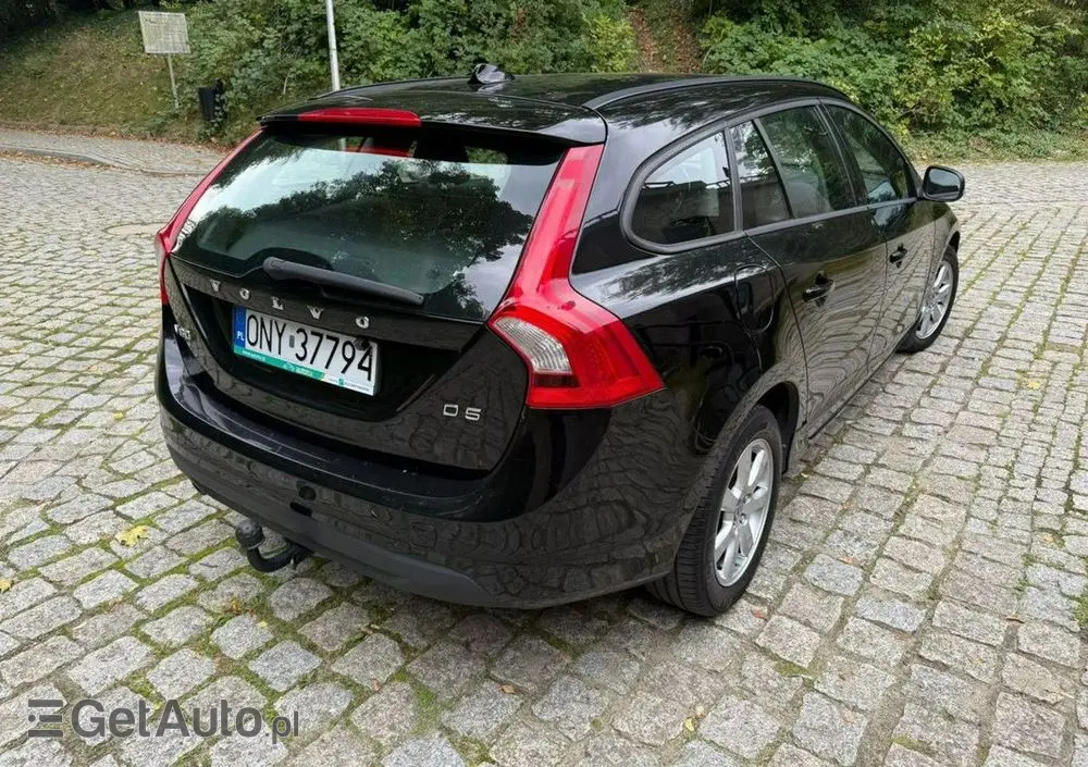 VOLVO V60 D2