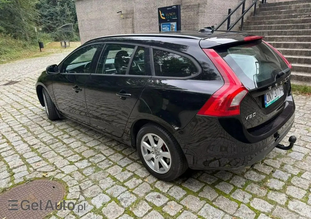 VOLVO V60 D2