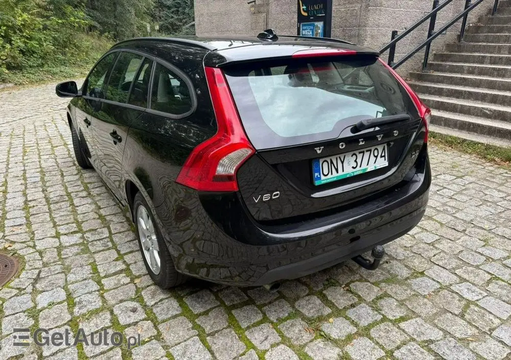 VOLVO V60 D2