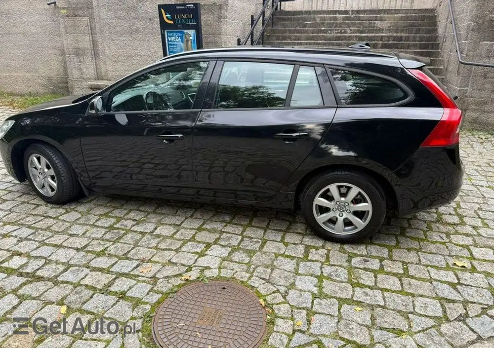 VOLVO V60 D2