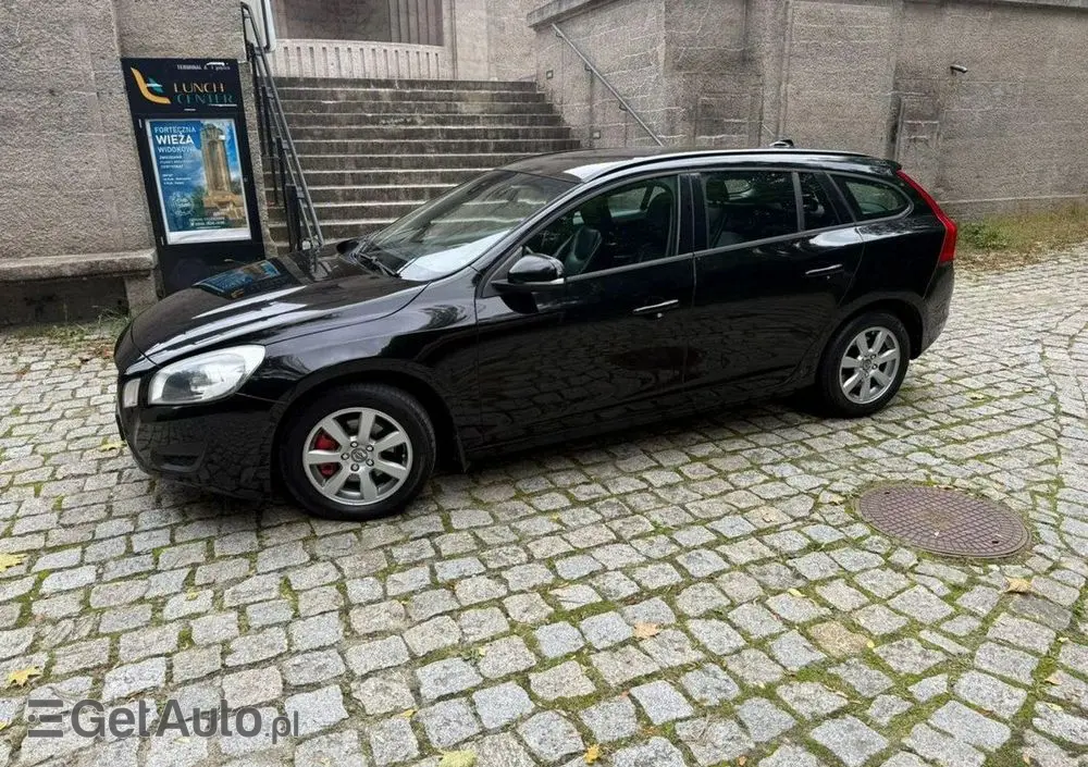 VOLVO V60 D2