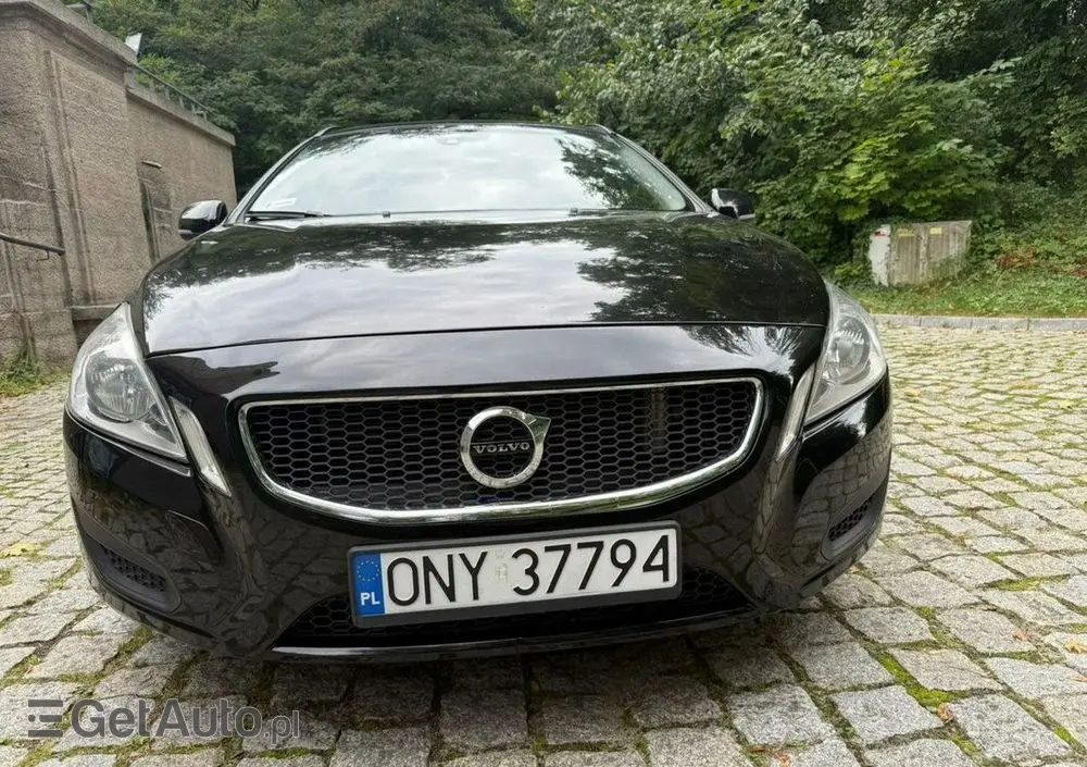 VOLVO V60 D2