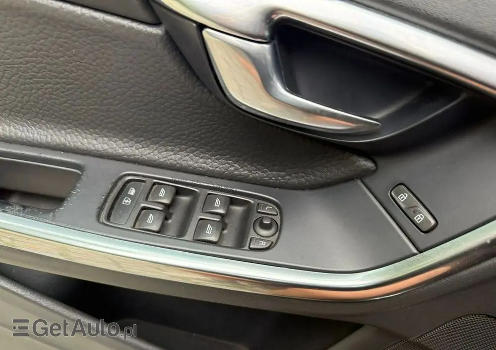 VOLVO V60 D2