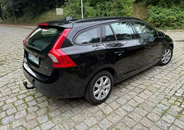 VOLVO V60 D2