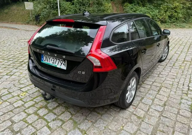 VOLVO V60 D2