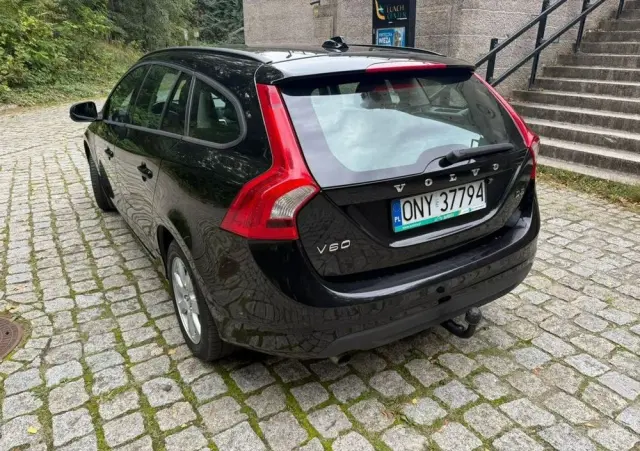 VOLVO V60 D2