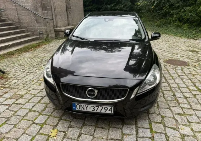 VOLVO V60 D2