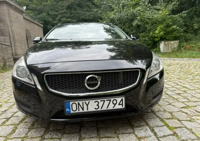 VOLVO V60 D2