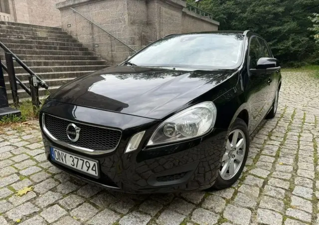 VOLVO V60 D2