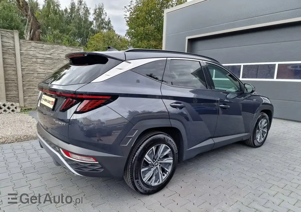 HYUNDAI Tucson 