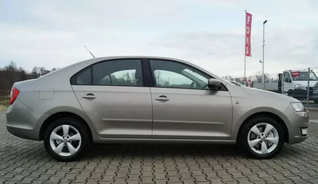 SKODA Rapid 