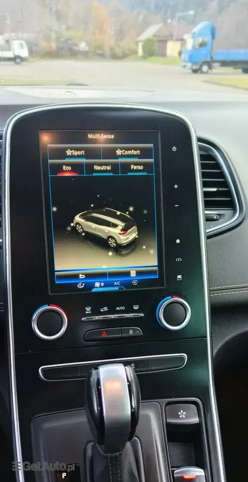 RENAULT Scenic 