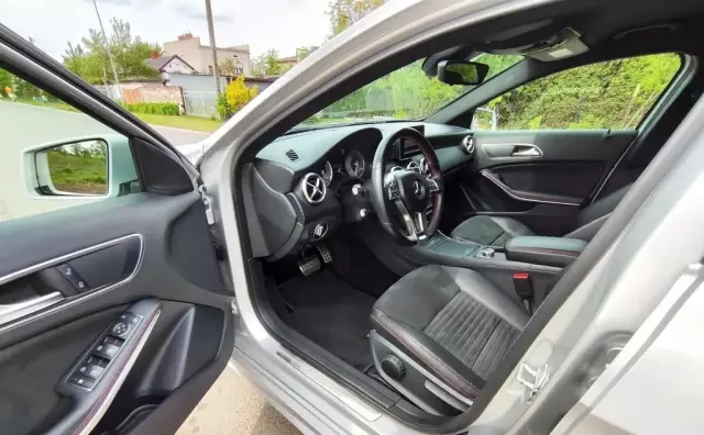 MERCEDES-BENZ Klasa A A 250 (211 KM) Sport DCT