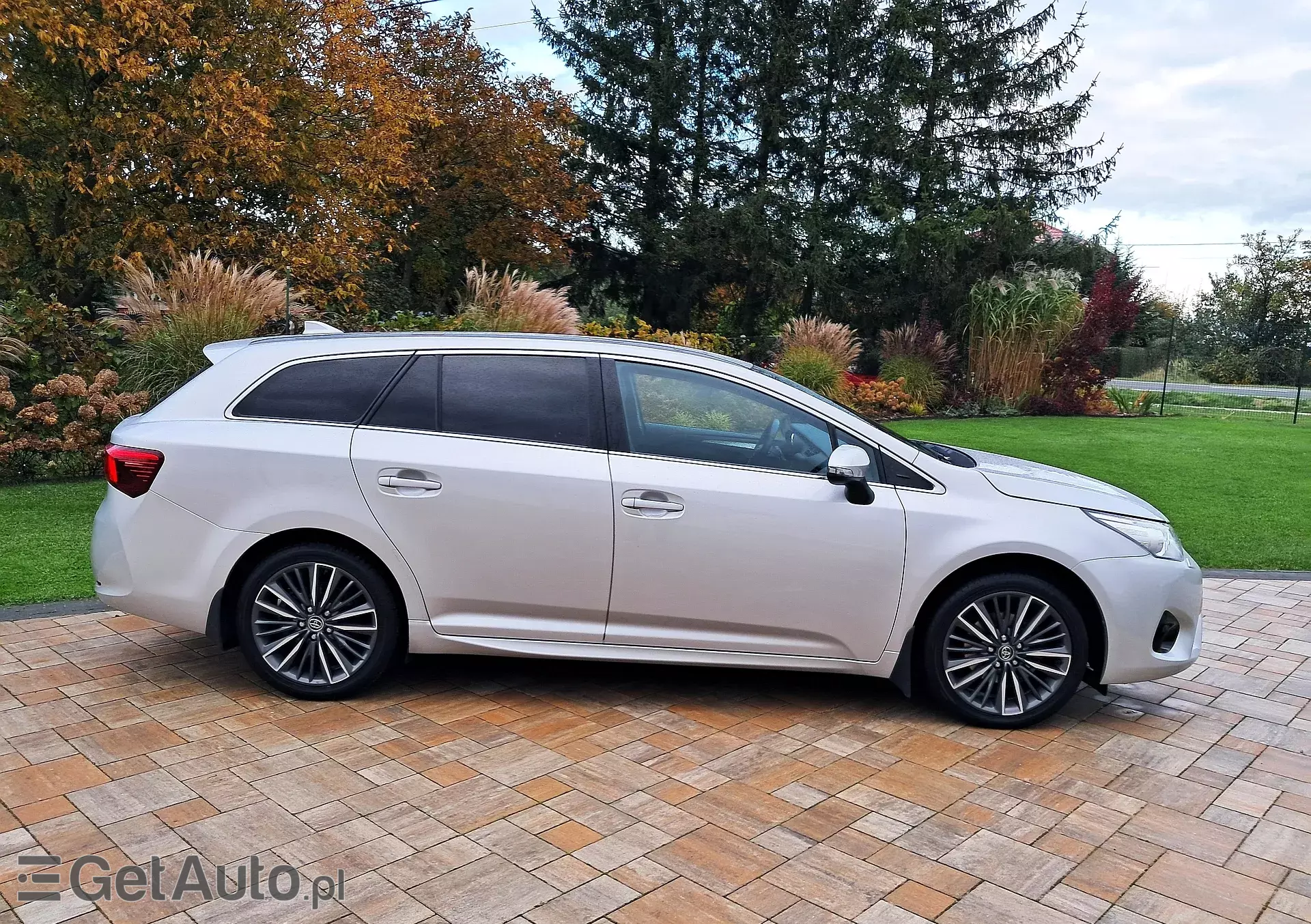 TOYOTA Avensis 