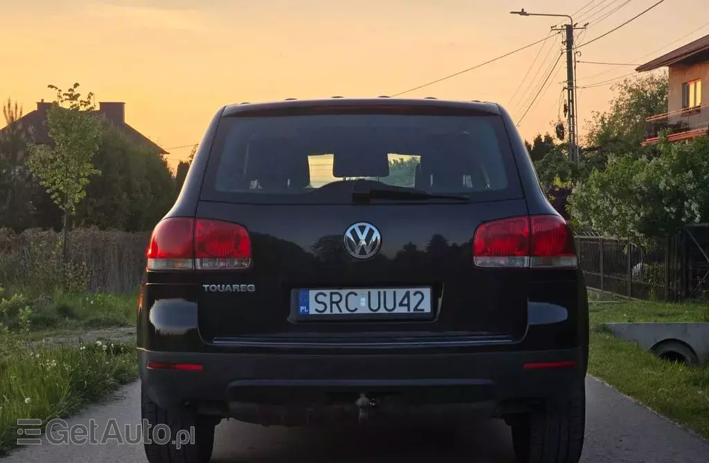 VOLKSWAGEN Touareg 
