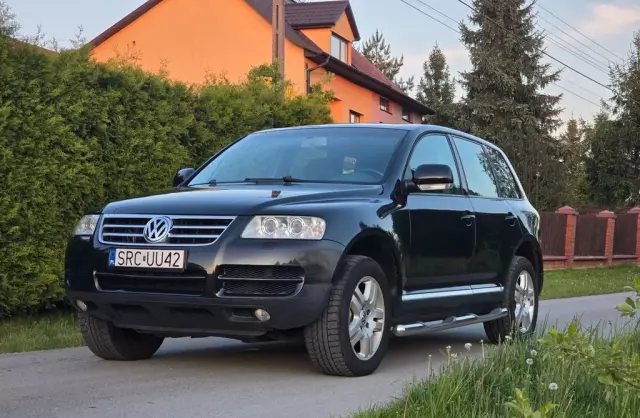 VOLKSWAGEN Touareg 