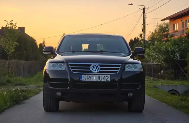 VOLKSWAGEN Touareg 