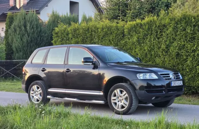 VOLKSWAGEN Touareg 