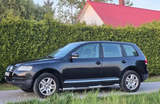 VOLKSWAGEN Touareg 