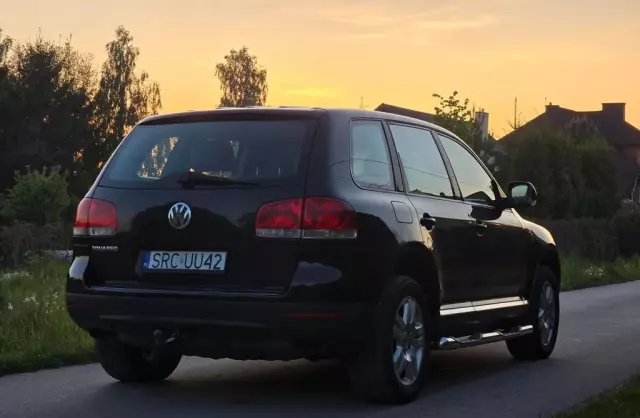 VOLKSWAGEN Touareg 