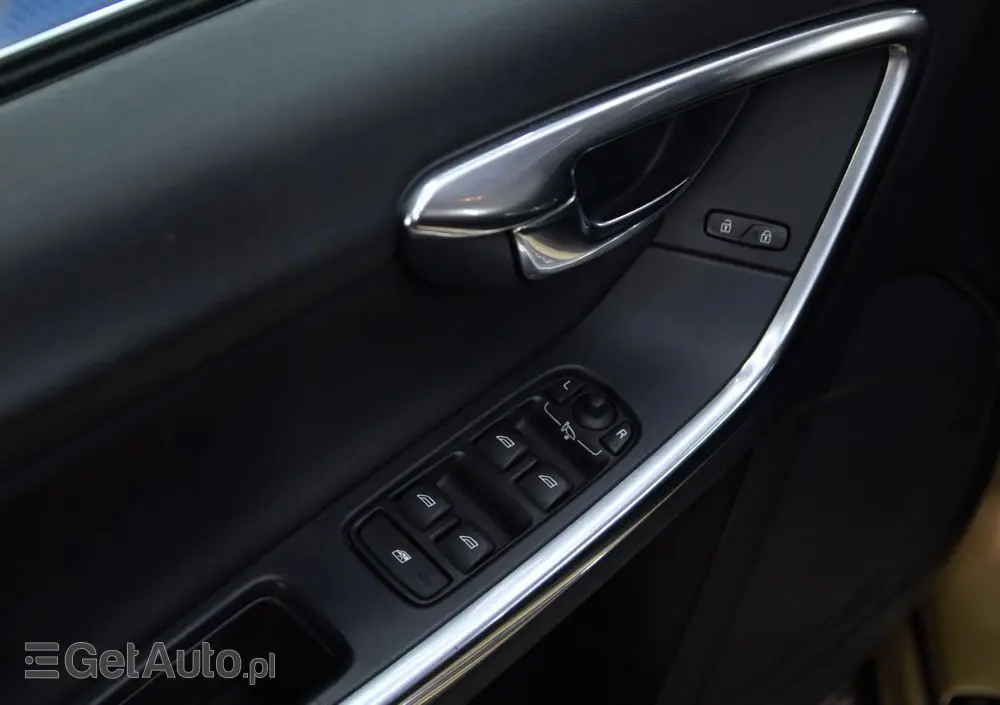 VOLVO V60 D4 Geartronic