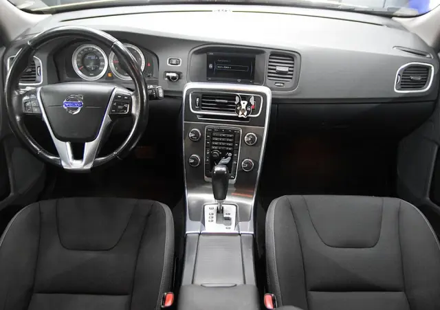 VOLVO V60 D4 Geartronic