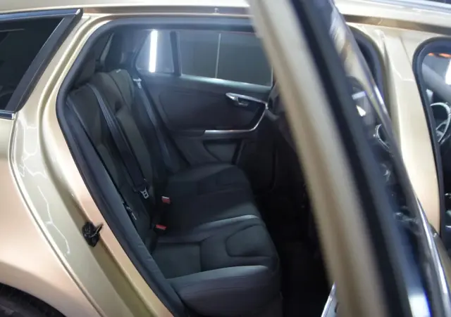 VOLVO V60 D4 Geartronic