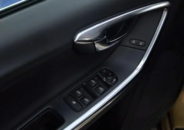 VOLVO V60 D4 Geartronic