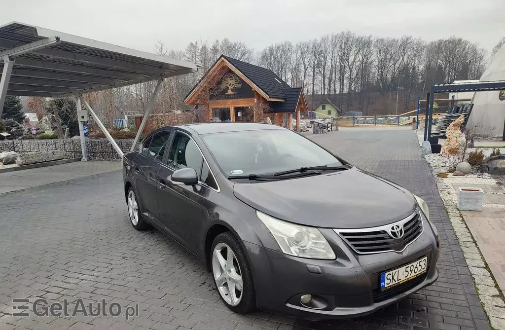 TOYOTA Avensis 