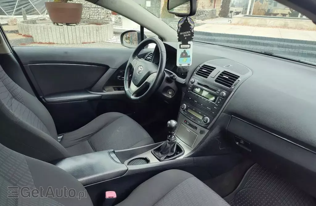 TOYOTA Avensis 