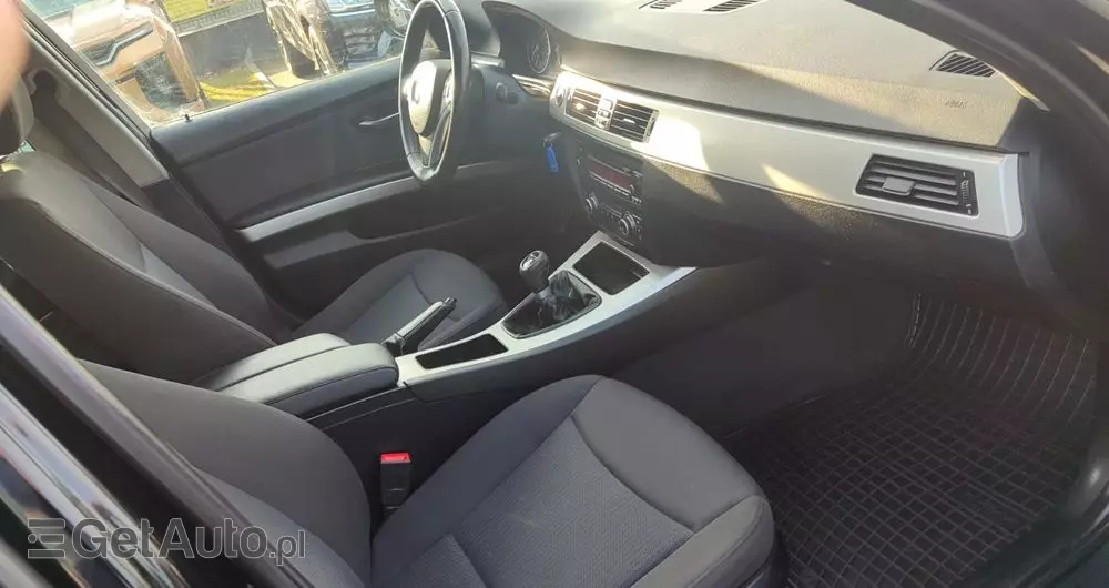 BMW Seria 3 318d