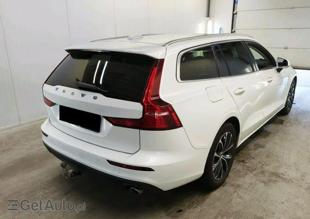 VOLVO V60 B3 B Geartronic Momentum Pro