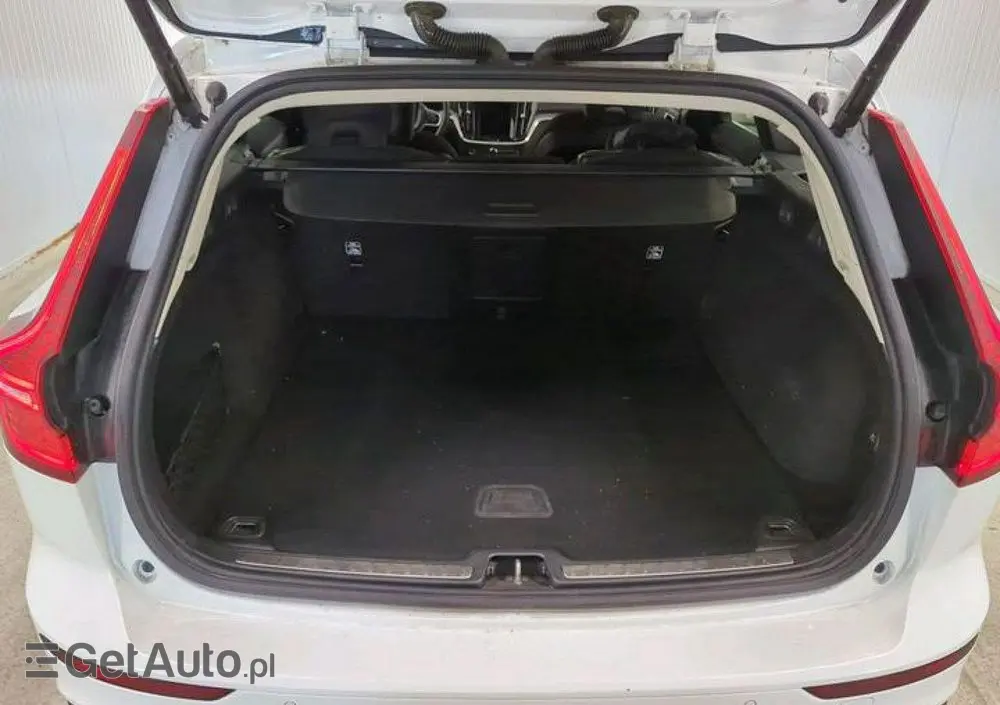 VOLVO V60 B3 B Geartronic Momentum Pro