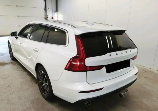 VOLVO V60 B3 B Geartronic Momentum Pro