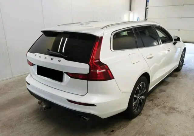 VOLVO V60 B3 B Geartronic Momentum Pro