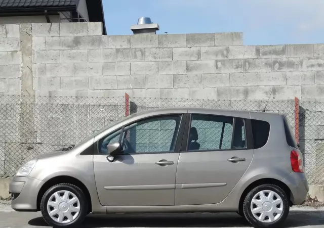RENAULT Modus Grand 1.2 16V Authentique