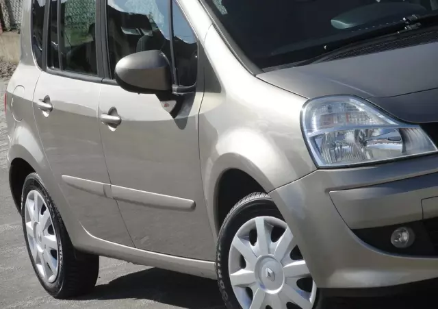 RENAULT Modus Grand 1.2 16V Authentique