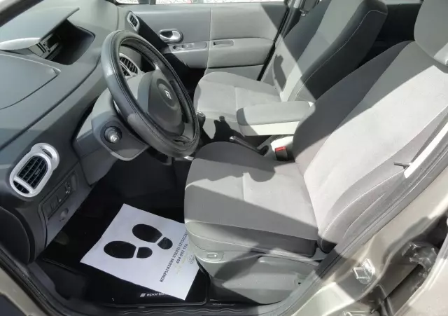 RENAULT Modus Grand 1.2 16V Authentique