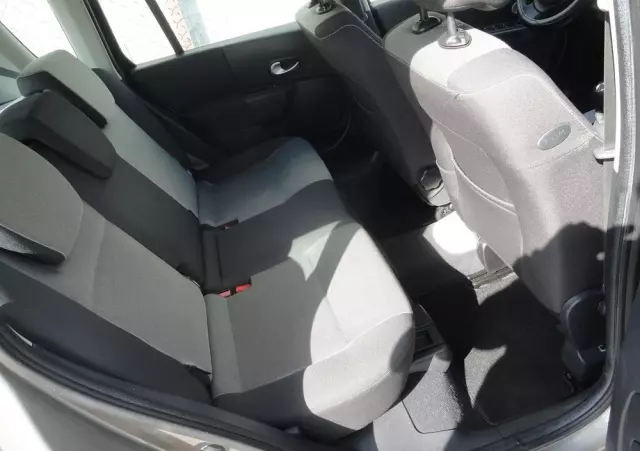 RENAULT Modus Grand 1.2 16V Authentique