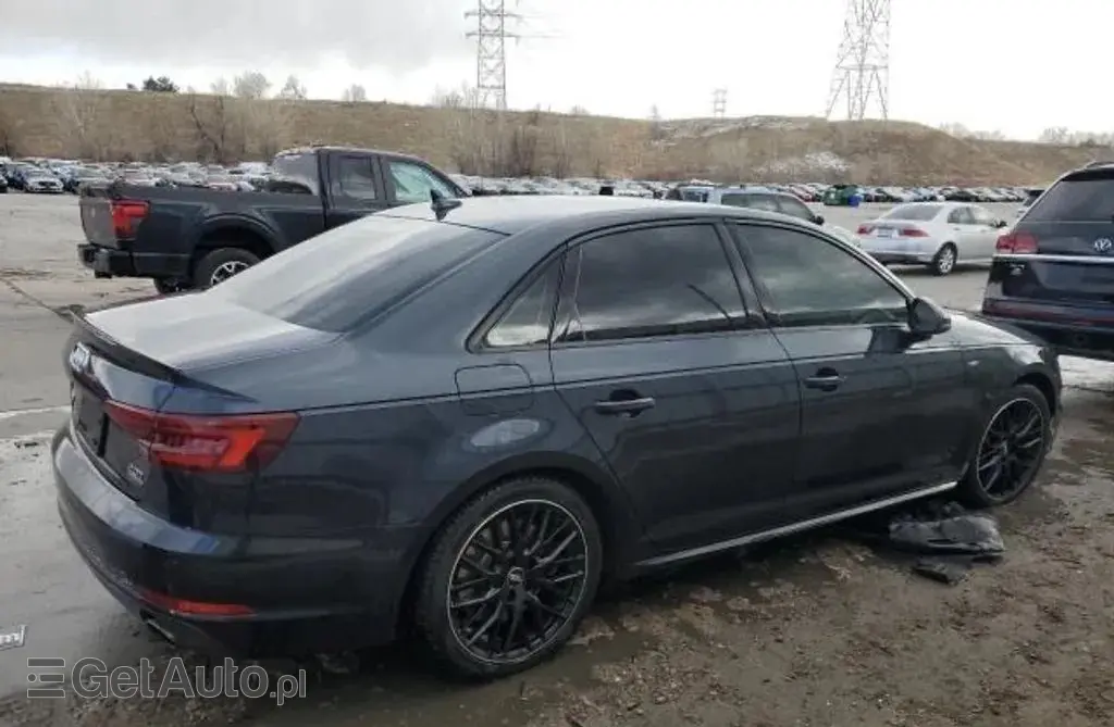 AUDI A4 