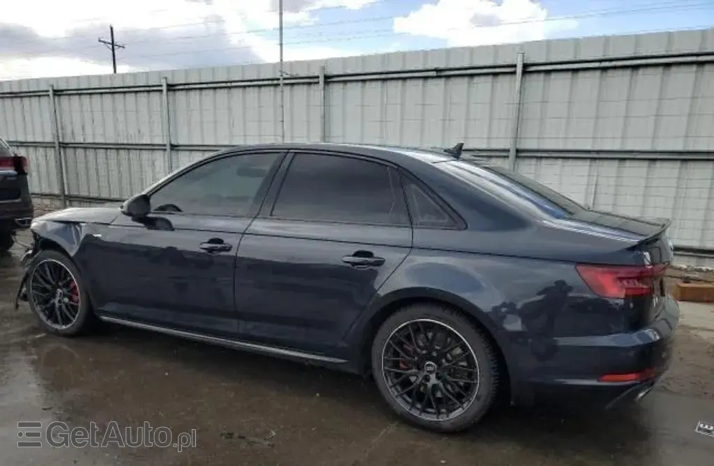 AUDI A4 